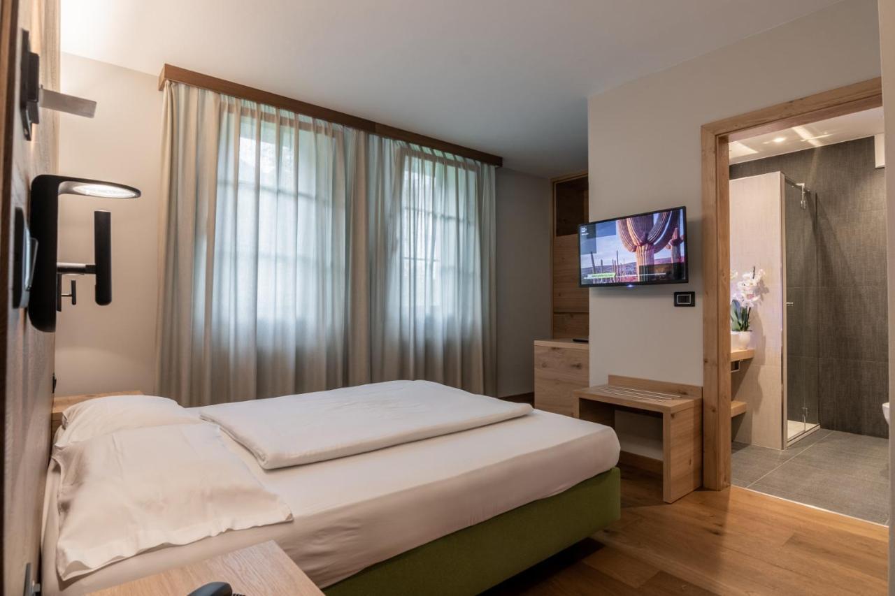 Hotel Sole Malè Buitenkant foto